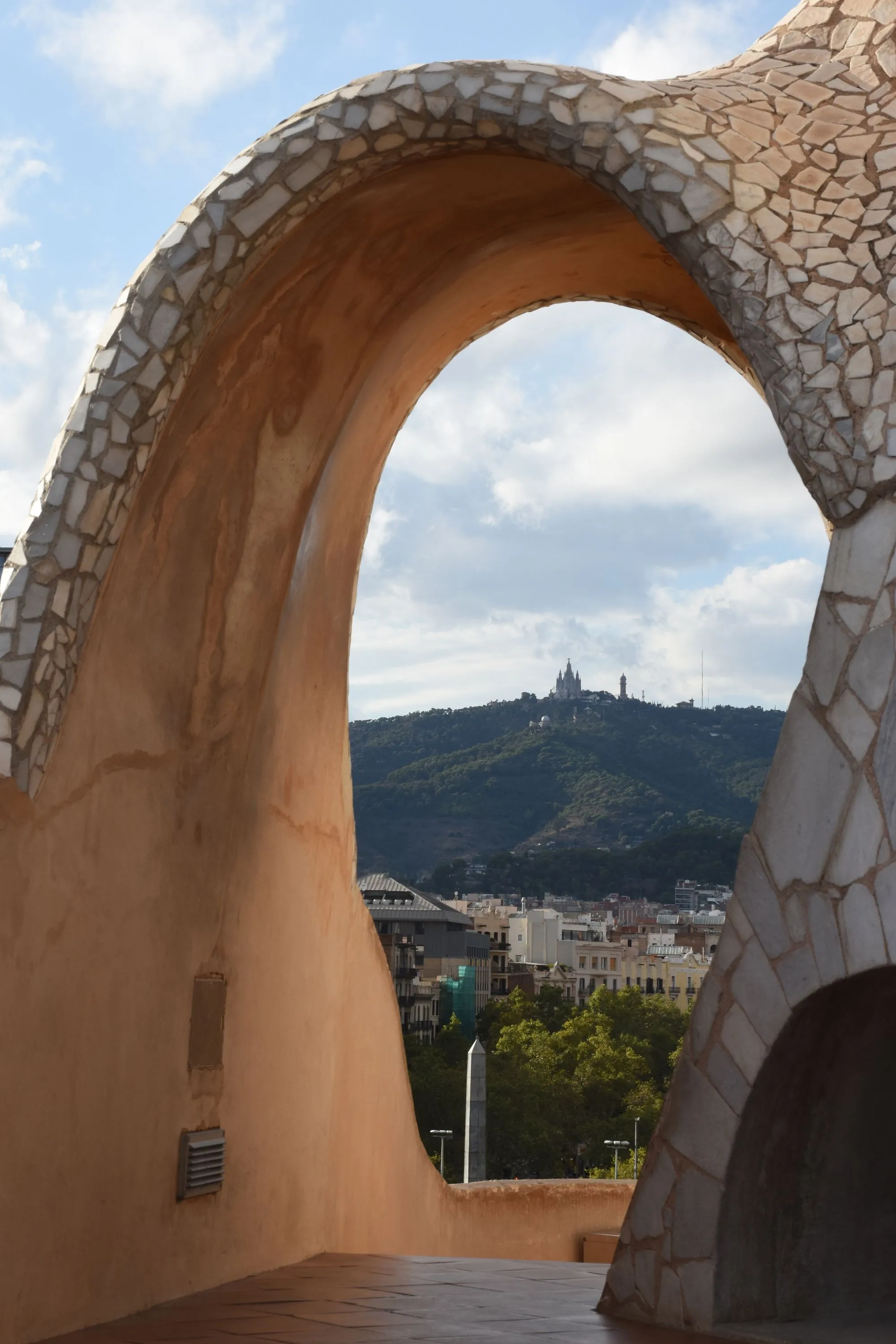 Pedrera, vista del Tibidabo
